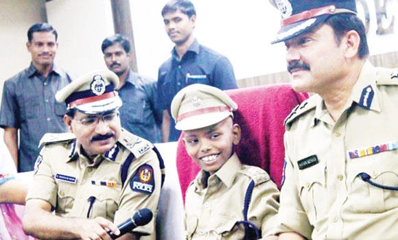 Terminally ill kid made top cop for a day
