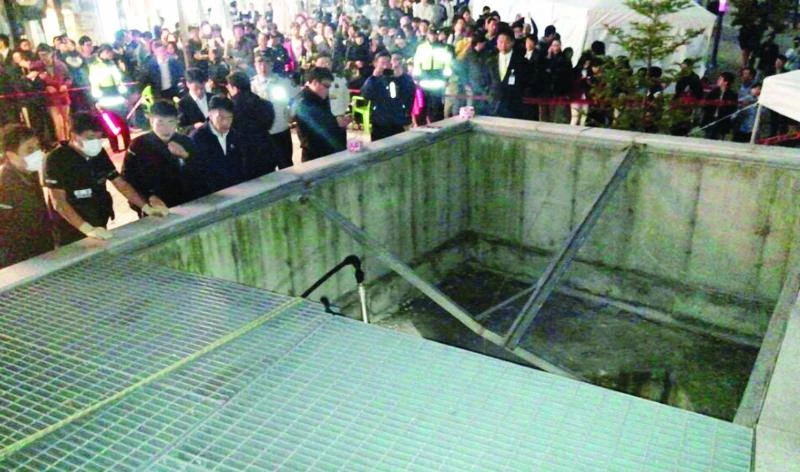 14 feared dead in collapse at South Korea pop concert