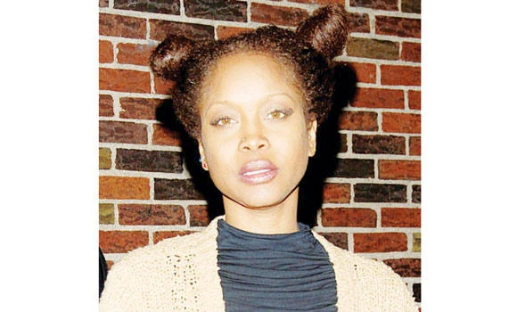 Erykah Badu flops as Times Square street performer