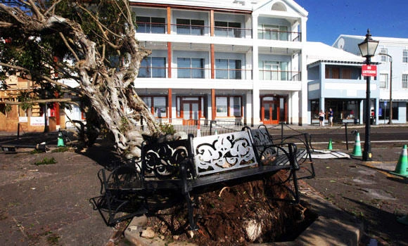 Bermuda ‘takes a licking’ but spared the worst from Gonzalo