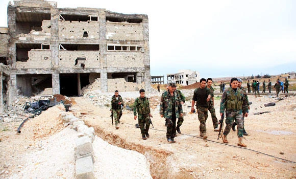 Aleppo siege looms as Assad regime gains ground