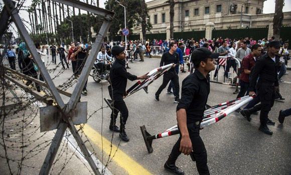 Sinai car bomb kills at least 25