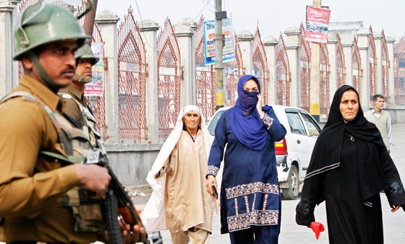 Take Kashmir issue to UN, PRC tells Pakistan