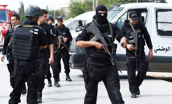 Tunisian cop killed in clash with militants