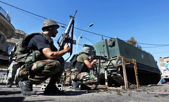 Militants threaten to kill Lebanon prisoners