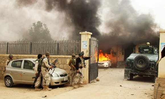 At least 10 die in attack on Afghanistan court