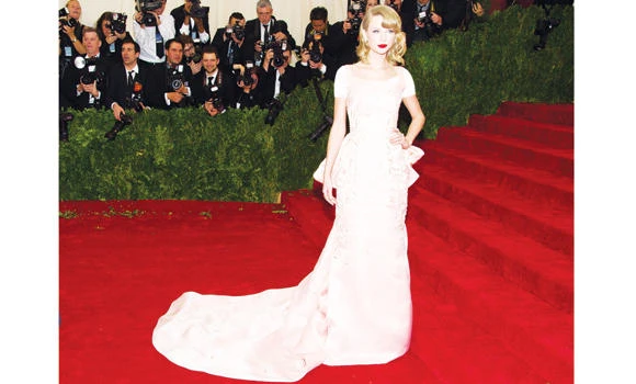Swift goes pop for giant release