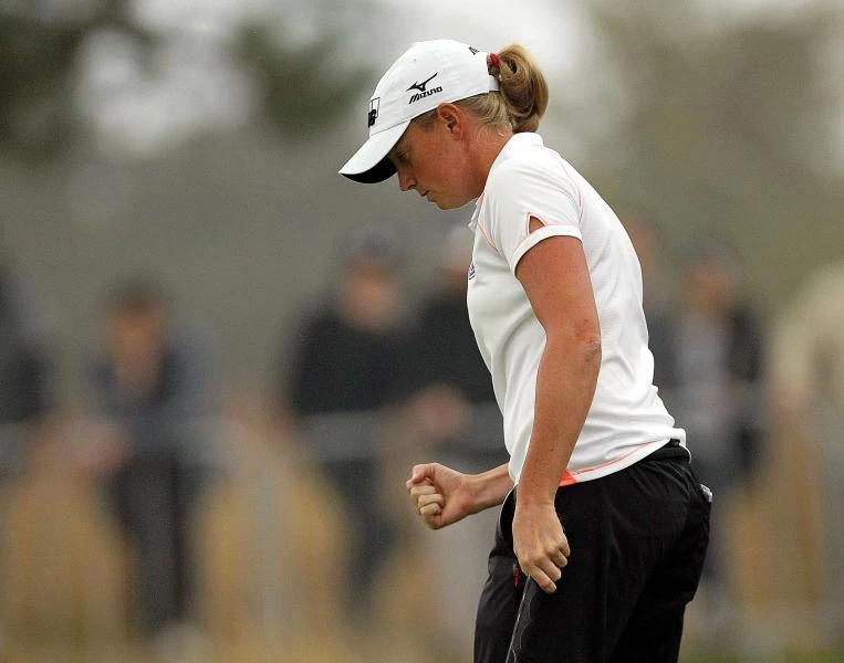 Lewis earns share of lead with Headwall