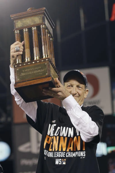 Ishikawa blast sends Giants to World Series