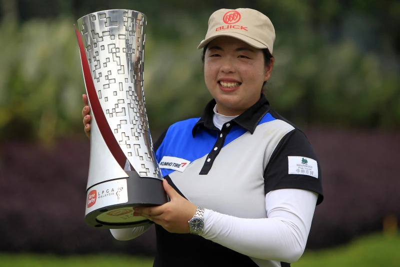 Shanshan Feng uses back nine charge to win LPGA Malaysia
