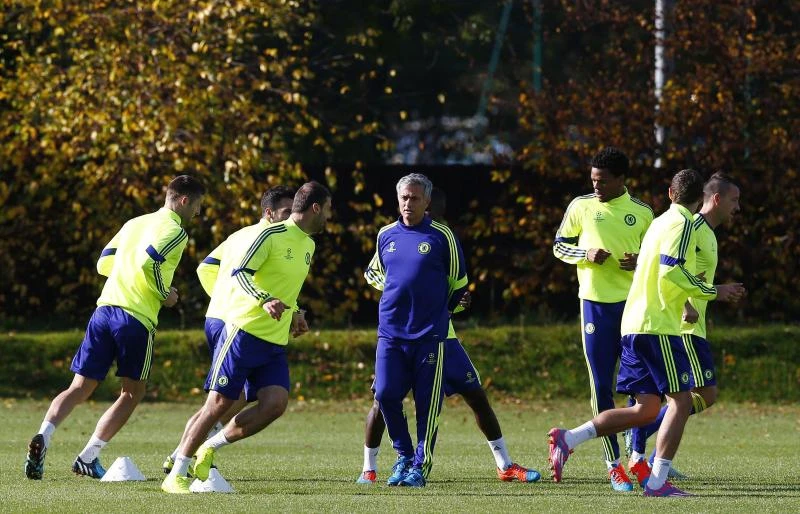Striker shortage no worry to Mourinho ahead of United clash