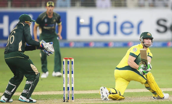 Australia draws first blood against Pakistan