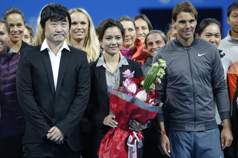 Li Na receives teary goodbye at China Open