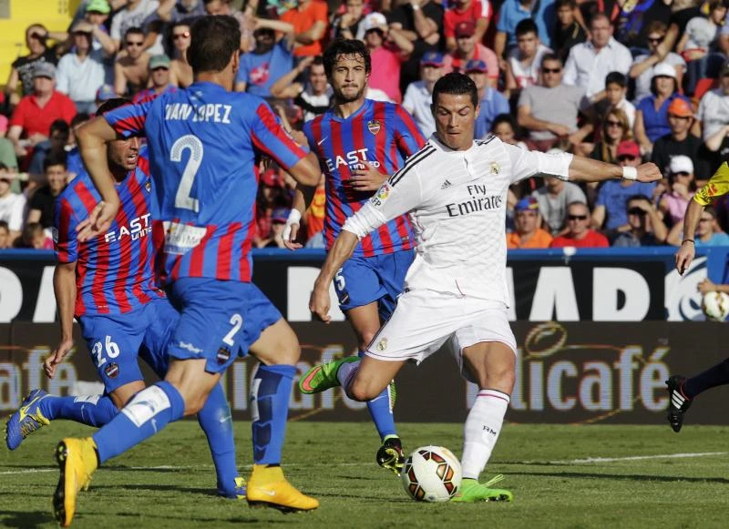 Ronaldo brace fires Real rout of Levante