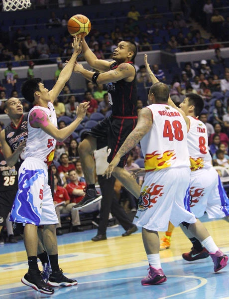 Rain or Shine struggles past newcomer Blackwater Elite