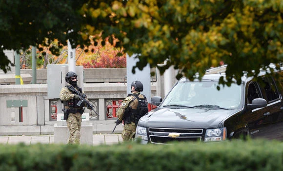 Canada police say they were tracking man who killed a soldier