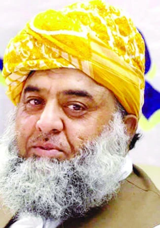 Top Pakistan cleric survives suicide blast