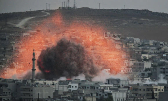 US strikes target IS oil facilities