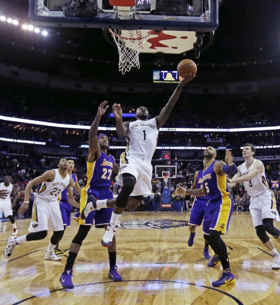Pelicans pull away to beat reeling Lakers