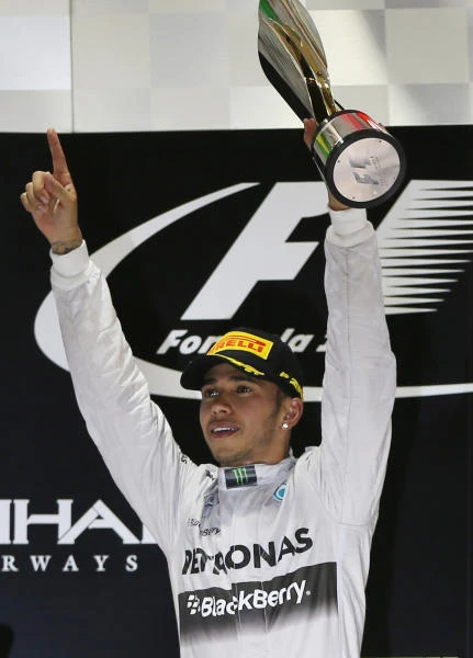 Hamilton roars to second F1 title in style