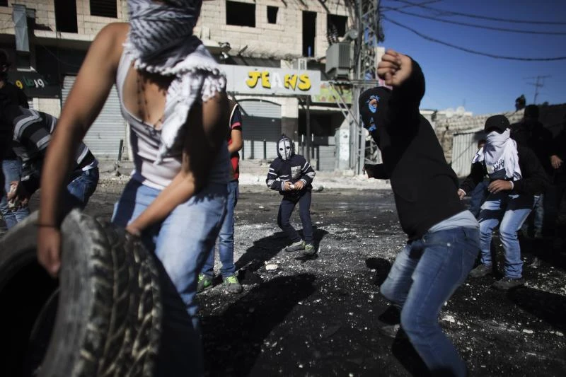 Palestinians clash with Israeli troops again over holy site