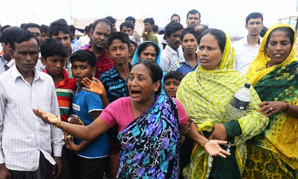 One dead, 26 missing after boat sinks off Bangladesh