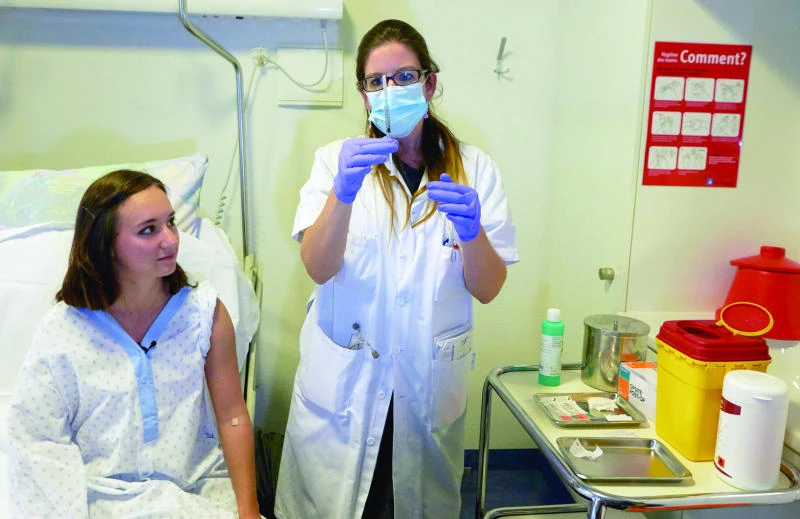 Thousands break Ebola quarantine to find food