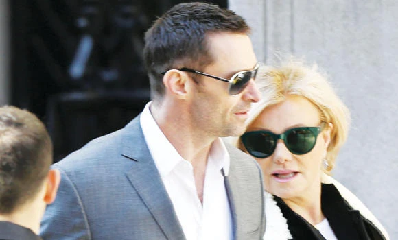 Celeb-packed funeral for de la Renta