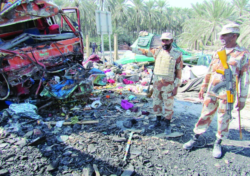 Wave of militant attacks in Pakistan kills 27