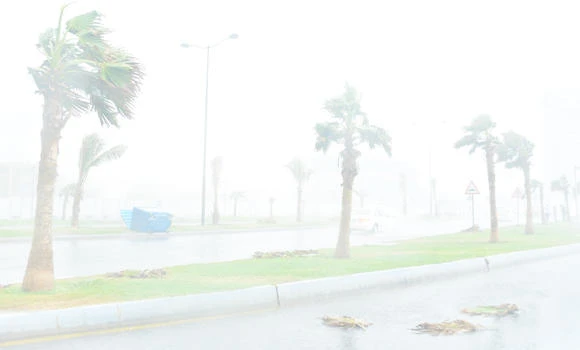 2 deaths, traffic accidents and floods after rains