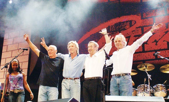 Pink Floyd top charts for first time since 1995