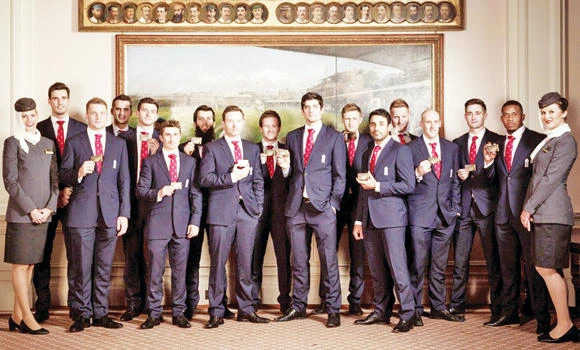 Etihad presents guest gold cards to England cricketers