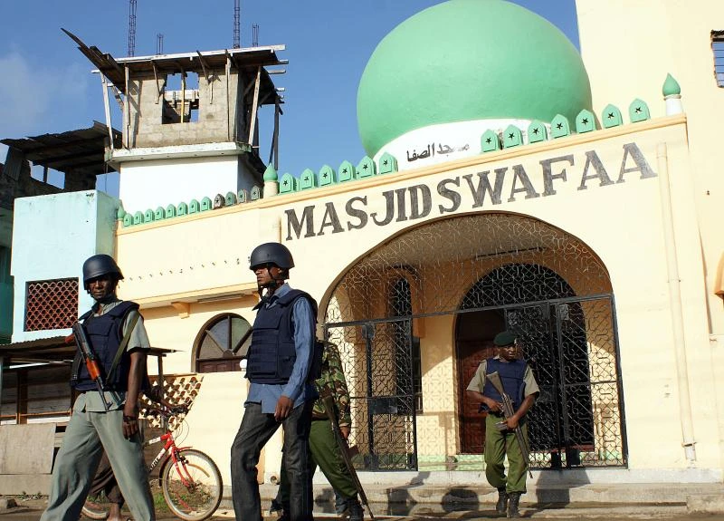 Kenyan police ‘seize weapons’ in mosque raids