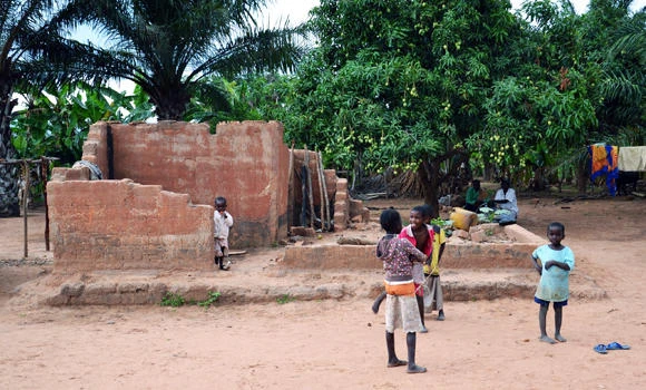 Army tracks rebels after DR Congo massacre