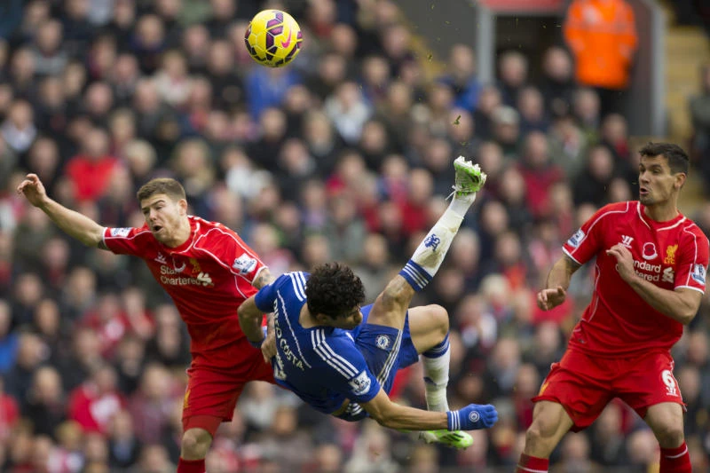Costa goal sinks Liverpool, Mata revives United