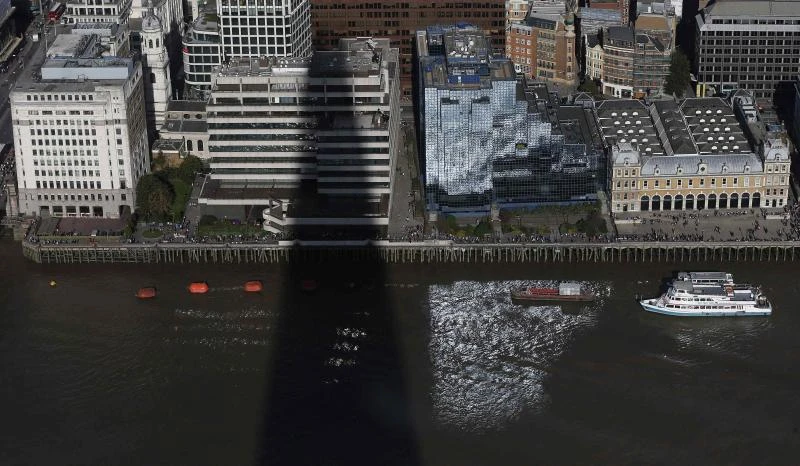 Qatar fund makes joint approach for Canary Wharf
