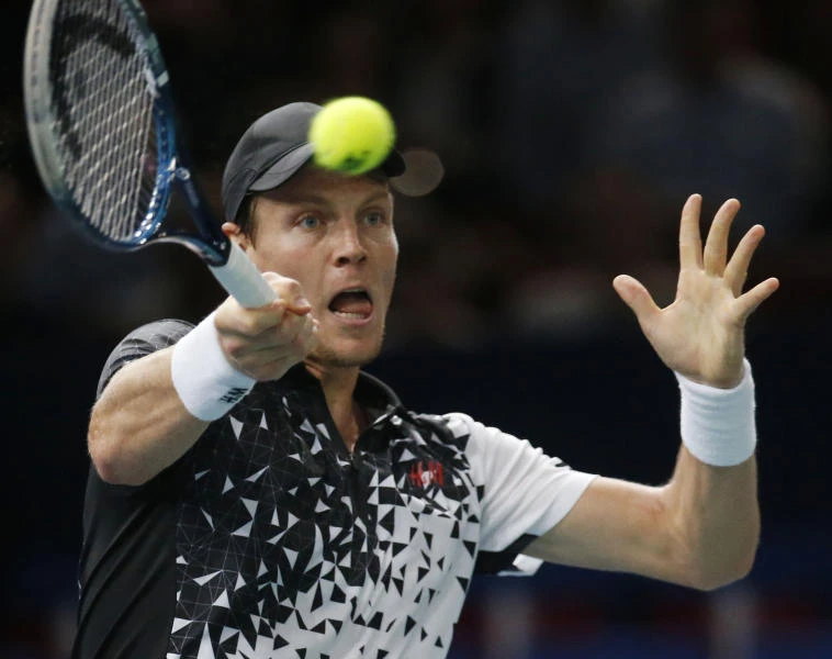 Berdych reaches Paris semis, London finale