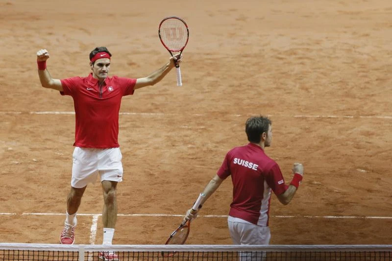 Federer, Wawrinka put Switzerland on brink of Davis Cup victory