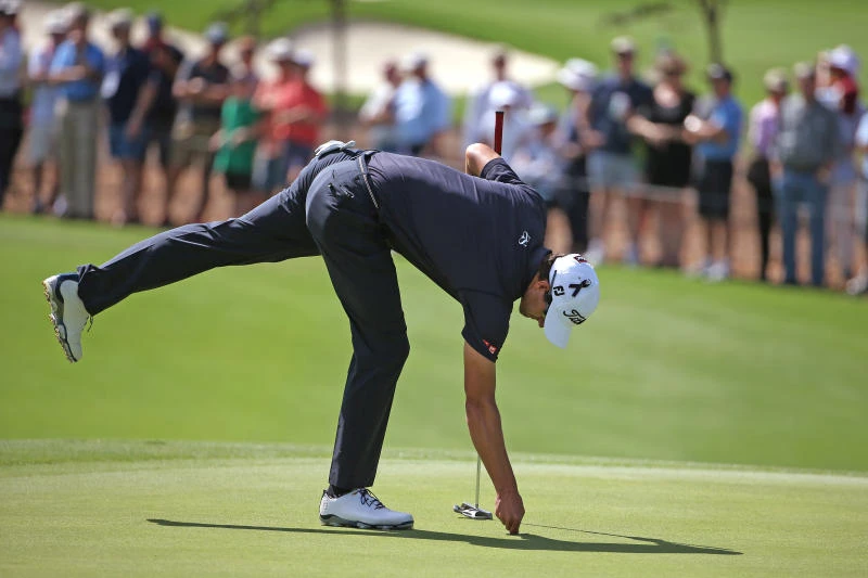Chalmers leads by 1; McIlroy, Scott lurk