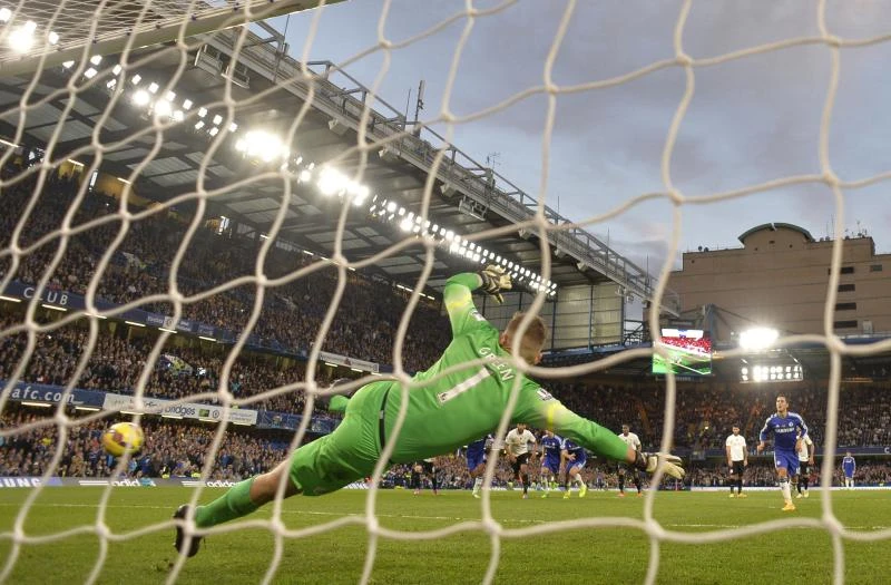 Chelsea survives QPR scare, Liverpool beaten