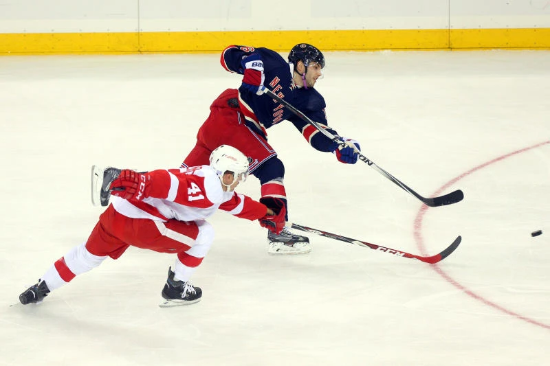 Brassard’s OT goal lifts Rangers over Red Wings