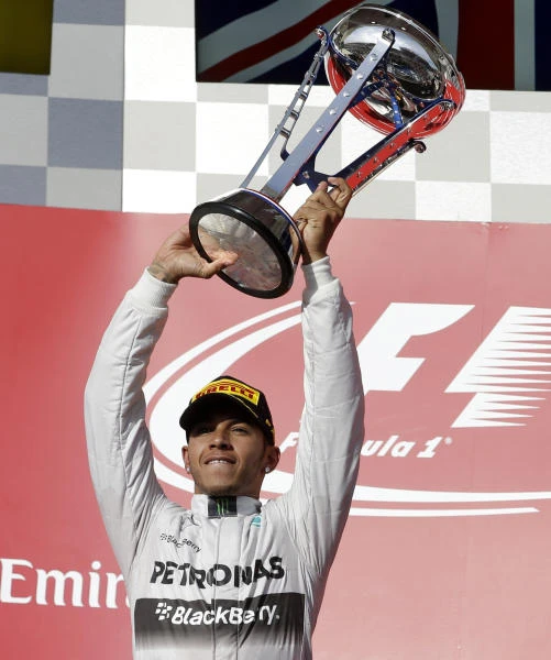 Hamilton claims US Grand Prix, moves closer to title