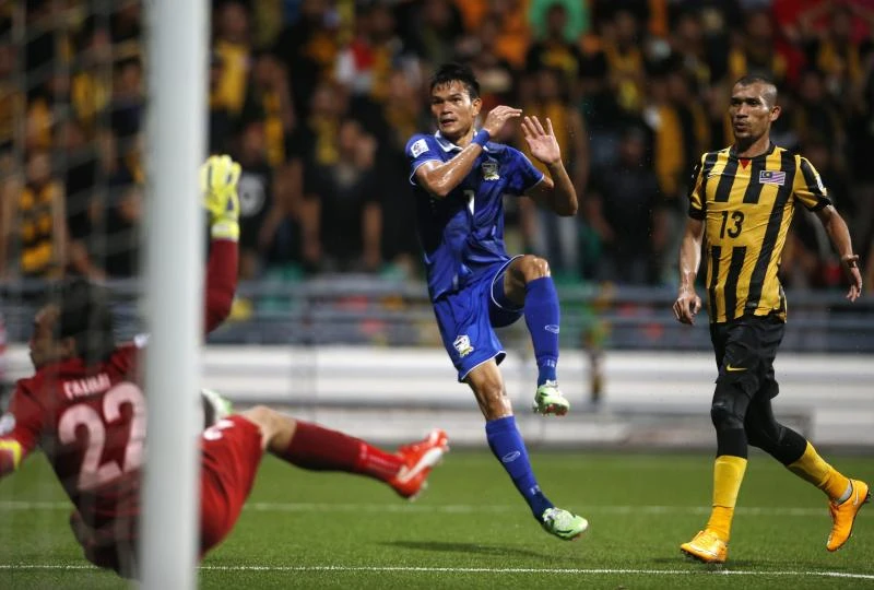 Suzuki Cup: Thais burst through to last four, Singapore holds off Myanmar
