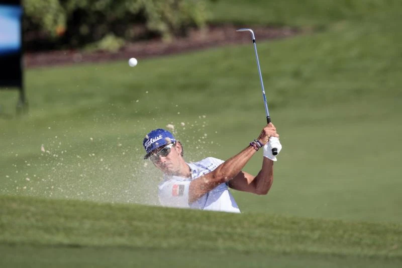 Stenson, Cabrera-Bello lead by 3 in Dubai