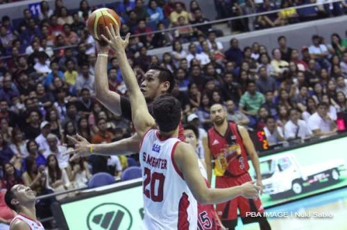 Fajardo's big night as San Mig stops Ginebra