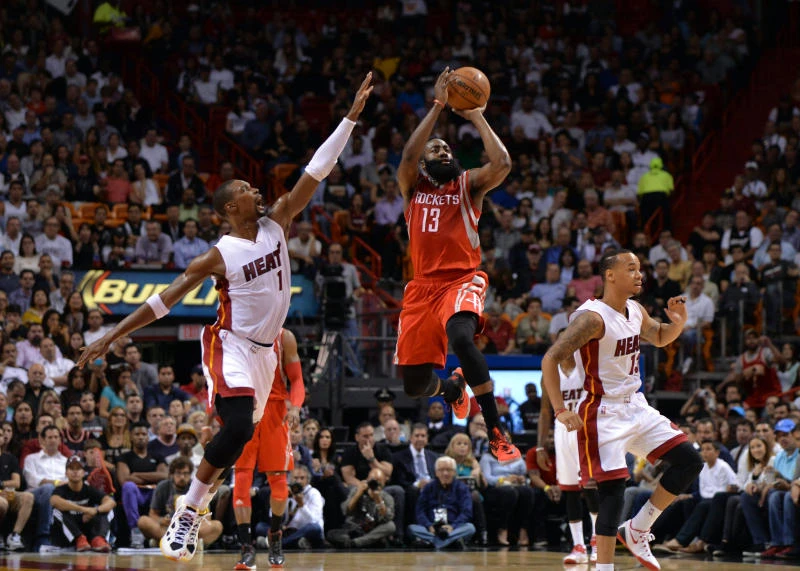 Harden, Howard fuel Rockets win over Heat