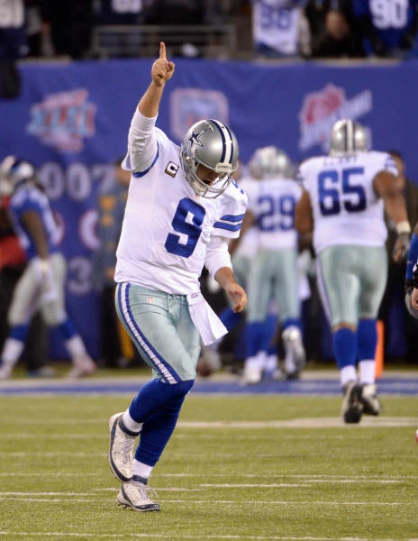 Cowboys rally behind Romo, beat Giants 31-28