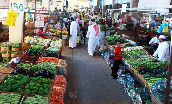 Merchants offer youths free stalls in vegetable market