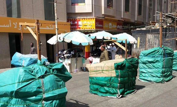 200 illegal stalls shut in Jeddah