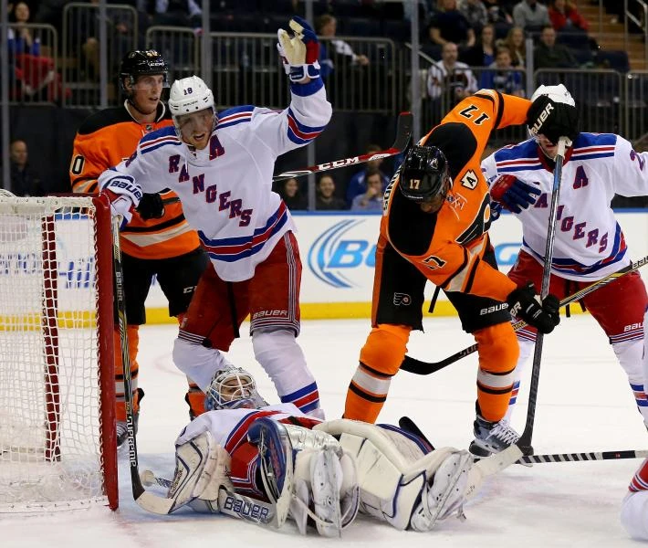 Rangers’ Talbot stops 31 shots in win over Flyers